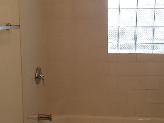 3rd image of 615 E 62nd St #3