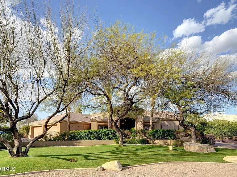 10220 E Desert Cove Ave — Photo 1