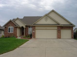 2219 Sommerhauser Cir, Derby, KS 67037