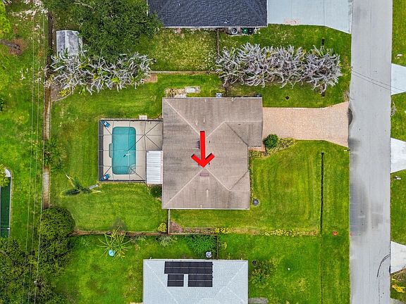 3rd image of 381 NE Surfside Avenue