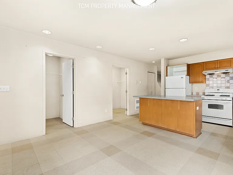 2954 S Frontenac St — Photo 16