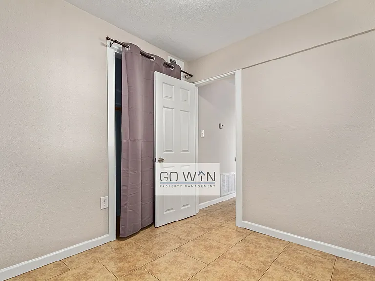 2146 E Taylor St — Photo 16