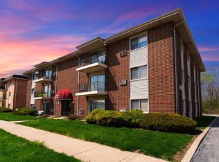 1924 Canal St APT 1B, Blue Island, IL 60406