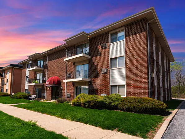 1924 Canal St APT 1B, Blue Island, IL 60406