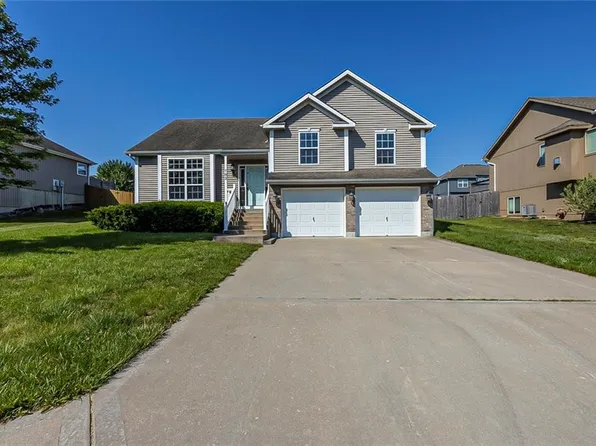 702 NW Eagle Dr, Grain Valley, MO 64029