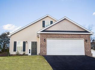 8301 Leighburn Dr, Roanoke, VA 24019