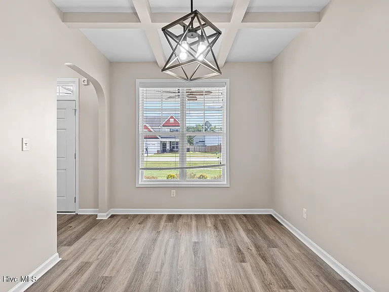 403 Zircon Ct — Photo 4