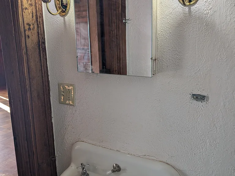 307 Market St #B — Photo 13