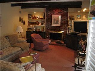 4th image of 20 Piper Dr