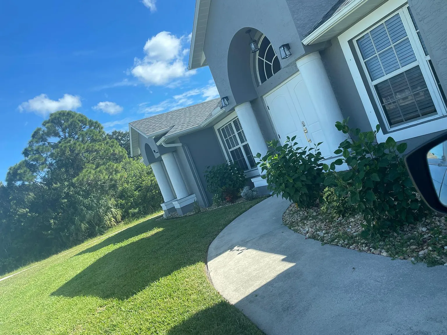 4 bed, 3.0 bath, 2121 sqft, $3,050 — Photo 2