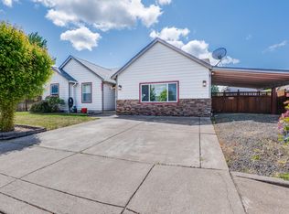 930 Hammer St, Harrisburg, OR 97446
