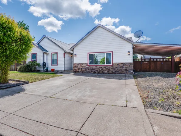 930 Hammer St, Harrisburg, OR 97446