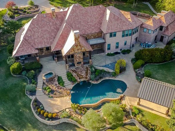 5600 Southern Hills Ct, Flower Mound, TX 75022