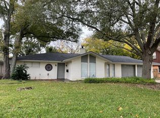 2611 Baycrest Dr, Houston, TX 77058