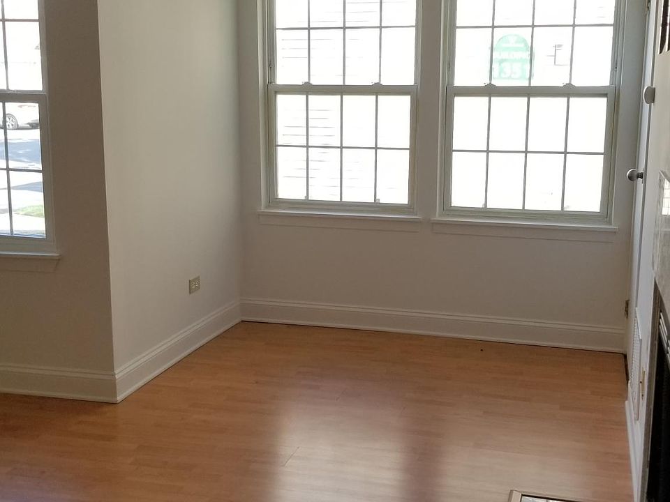1st image of 1329 E Wyndham Cir APT 106