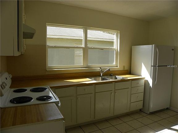 5th image of 306 NE 5th St