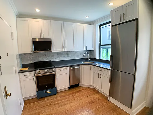 Rented by Francine Realty | media 2