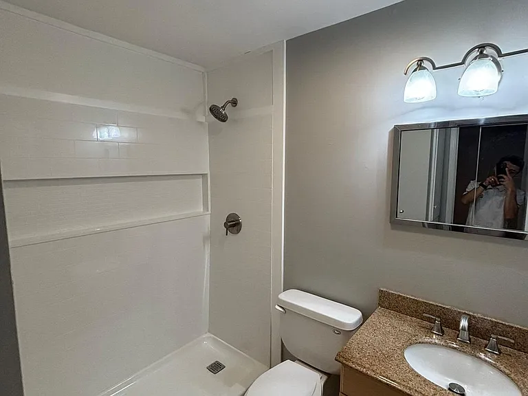 320 Vanderbilt Dr — Photo 37