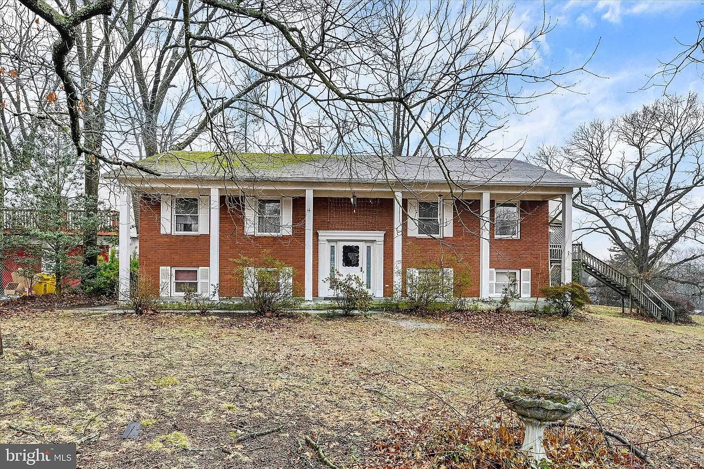 1287 Thompson Ave photo 1