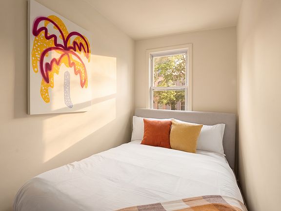 5th image of 381A Graham Ave #2