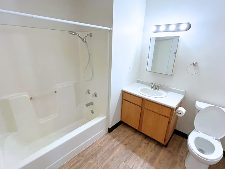 Red Oak 48-Unit (City View Apartments) — Photo 15