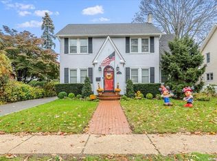 182 Liberty Ave, Westbury, NY 11590
