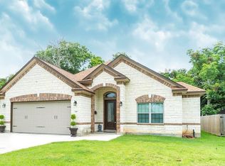 448 Hinken St, Clute, TX 77531