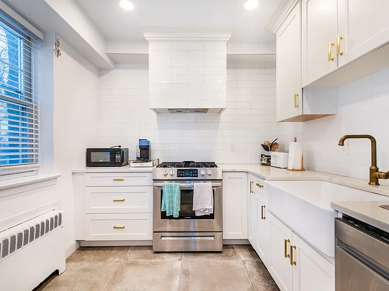 378 Claremont Ave #1 — Photo 6