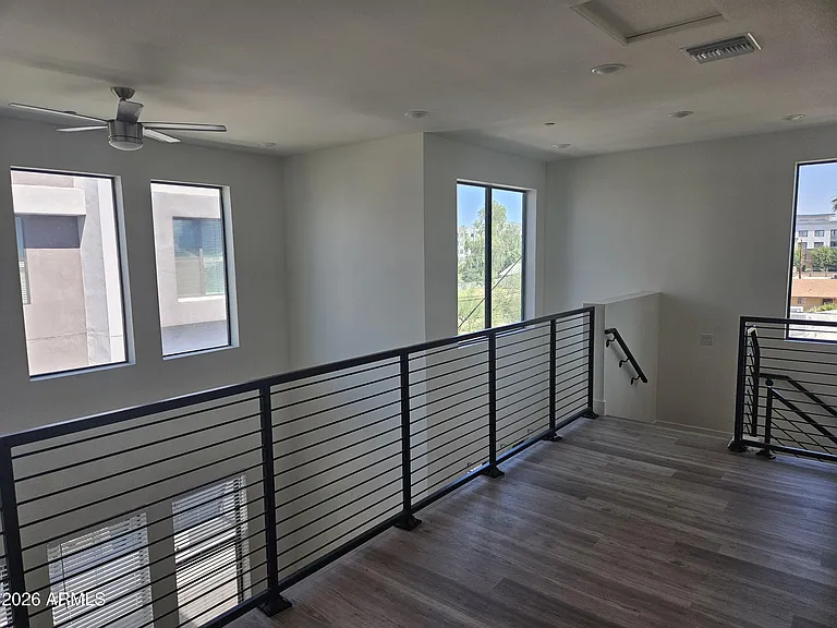 214 S Roosevelt St #L — Photo 25