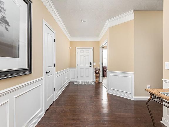 3rd image of 6563 Karleigh Dr