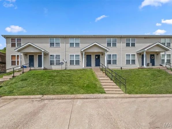 1445 Alberta Dr, Saint Charles, MO 63303