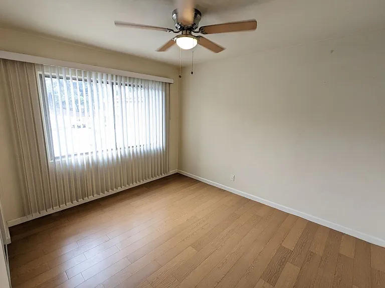 11230 Hortense St #5-N — Photo 12