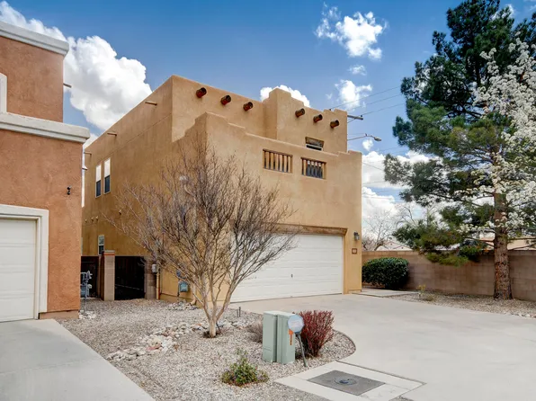 3705 Candelarias Ln NW, Albuquerque, NM 87107