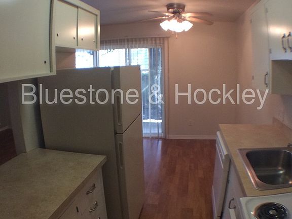 3rd image of 2611 SE Willard St