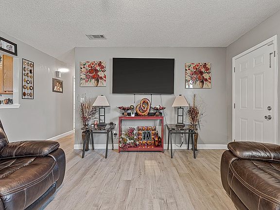 5th image of 3409 S Debra Ln