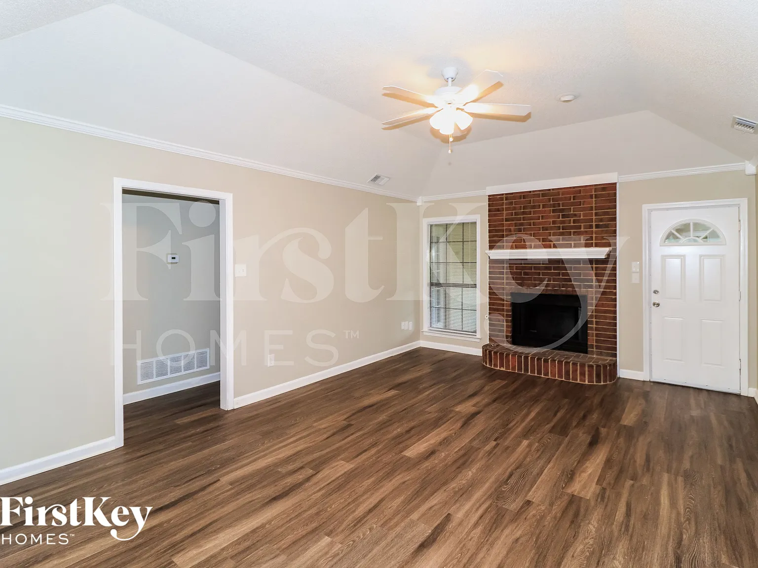 3 bed, 2.0 bath, 1449 sqft, $1,770 — Photo 4