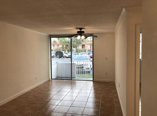 8251 NW 8th St #M-117, Miami, FL 33126