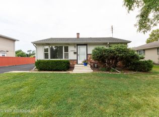 2207 School Dr, Rolling Meadows, IL