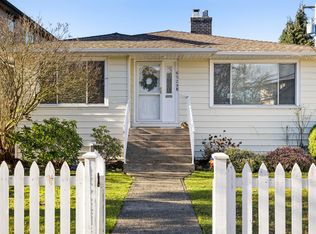 6529 Dawson St, Vancouver, BC V5S 2W2