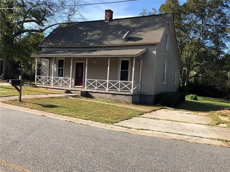 411 Mill St — Photo 3