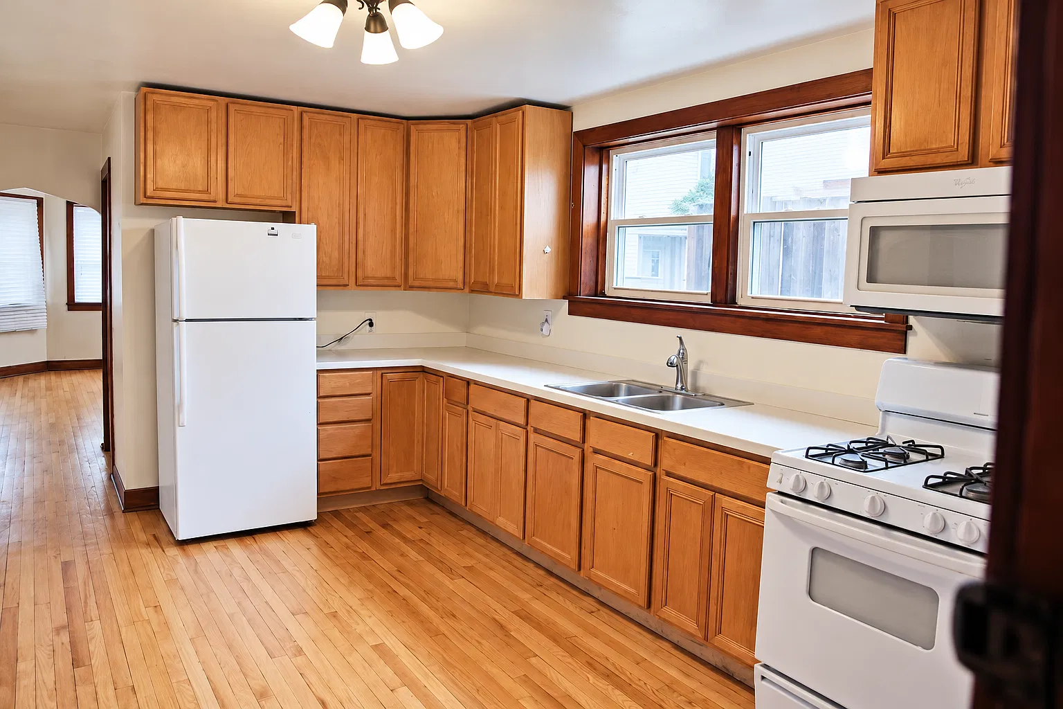 2 bed, 900 sqft, $1,500 — Photo 3