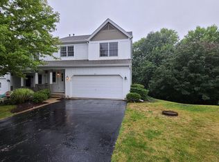 321 Spring Point Dr, Carpentersville, IL 60110