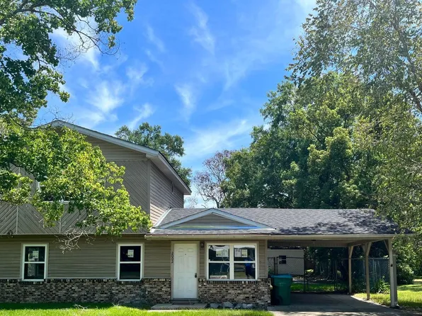 2002 Forrest St, Pascagoula, MS 39581