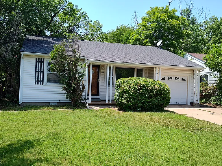 655 N Edgemoor Dr — Photo 1