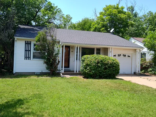 655 N Edgemoor Dr, Wichita, KS 67208
