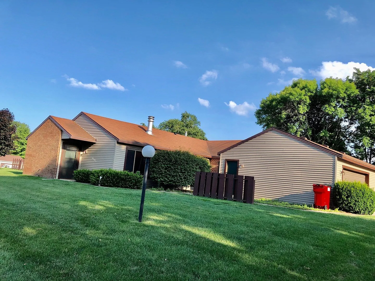 2605 Heritage Dr photo 1