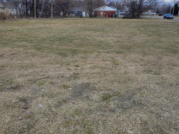 42431 Walnut St N, Clinton Township, MI 48036