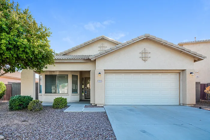 3 bed, 2.0 bath, 1521 sqft, $2,000 — Photo 3