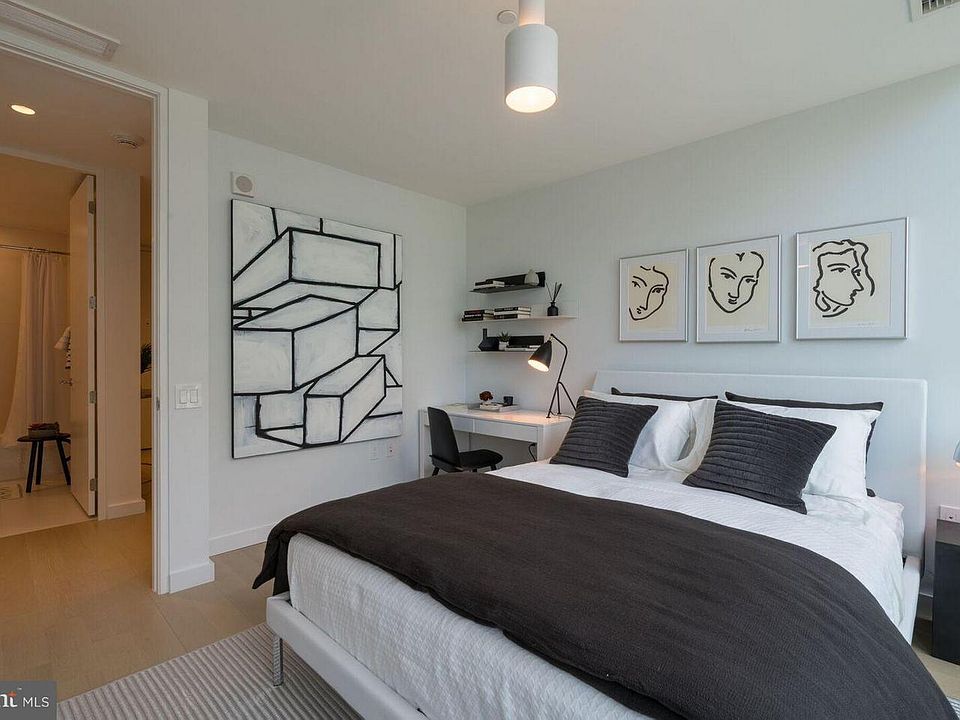 2nd image of 203 16th St NE #104