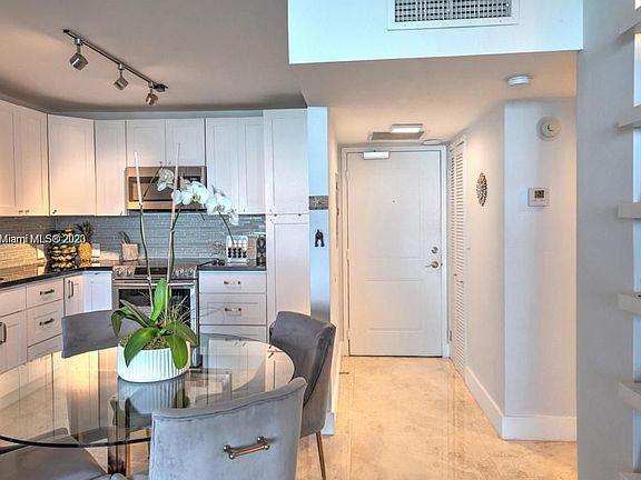 5th image of 100 Bayview Dr APT 1510